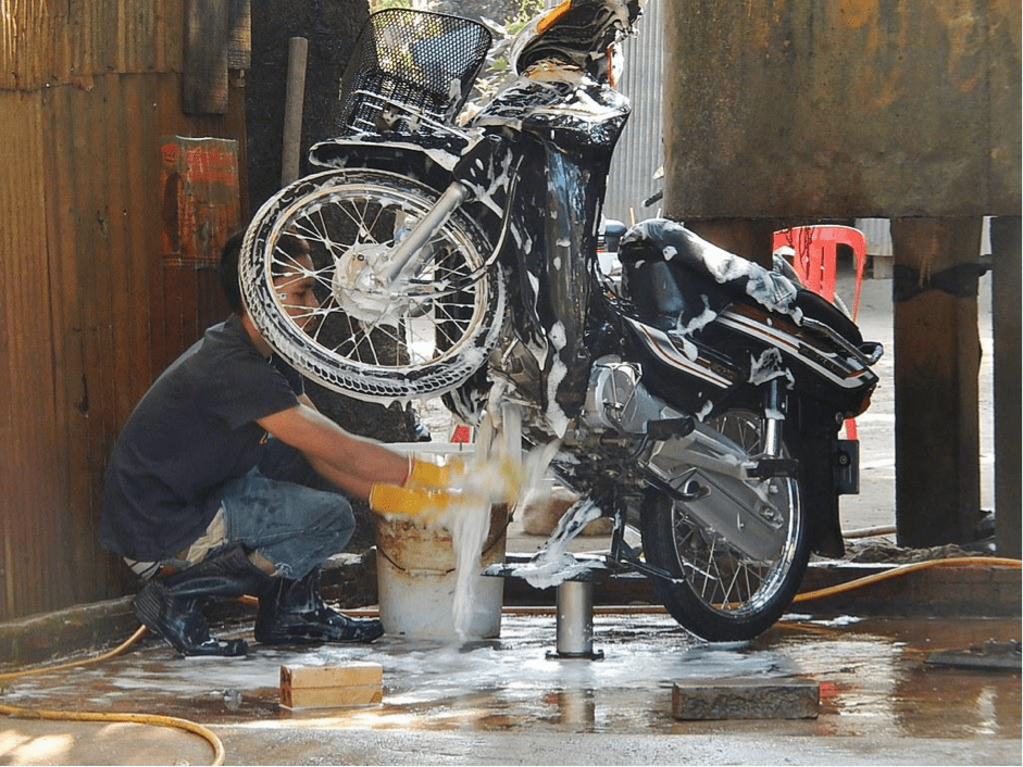nghề rửa xe máy