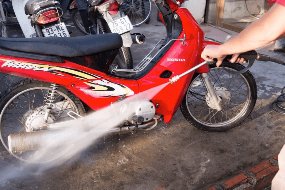 nghề rửa xe máy 